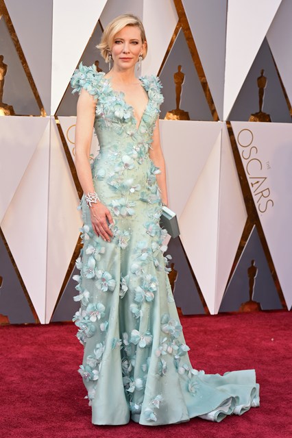 Cate-Blanchett-Oscars-2016-Red-Carpet-Vogue-28Feb16-Rex_b_426x639