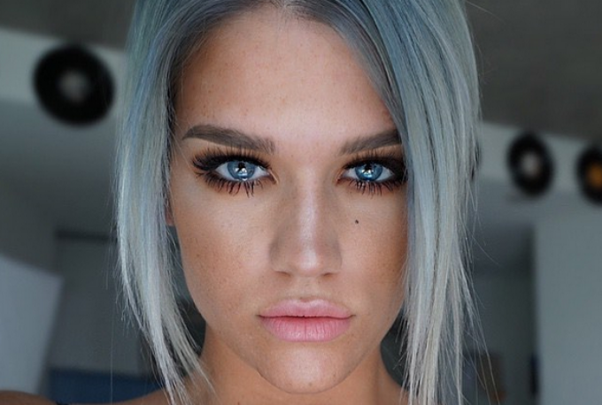 10 Celebrities Who Rocked Short Silver Blue Hair - wide 11